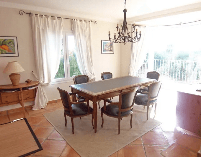 Neuere Villa mit 4 Schlafzimmer zu Verkaufen in Moraira