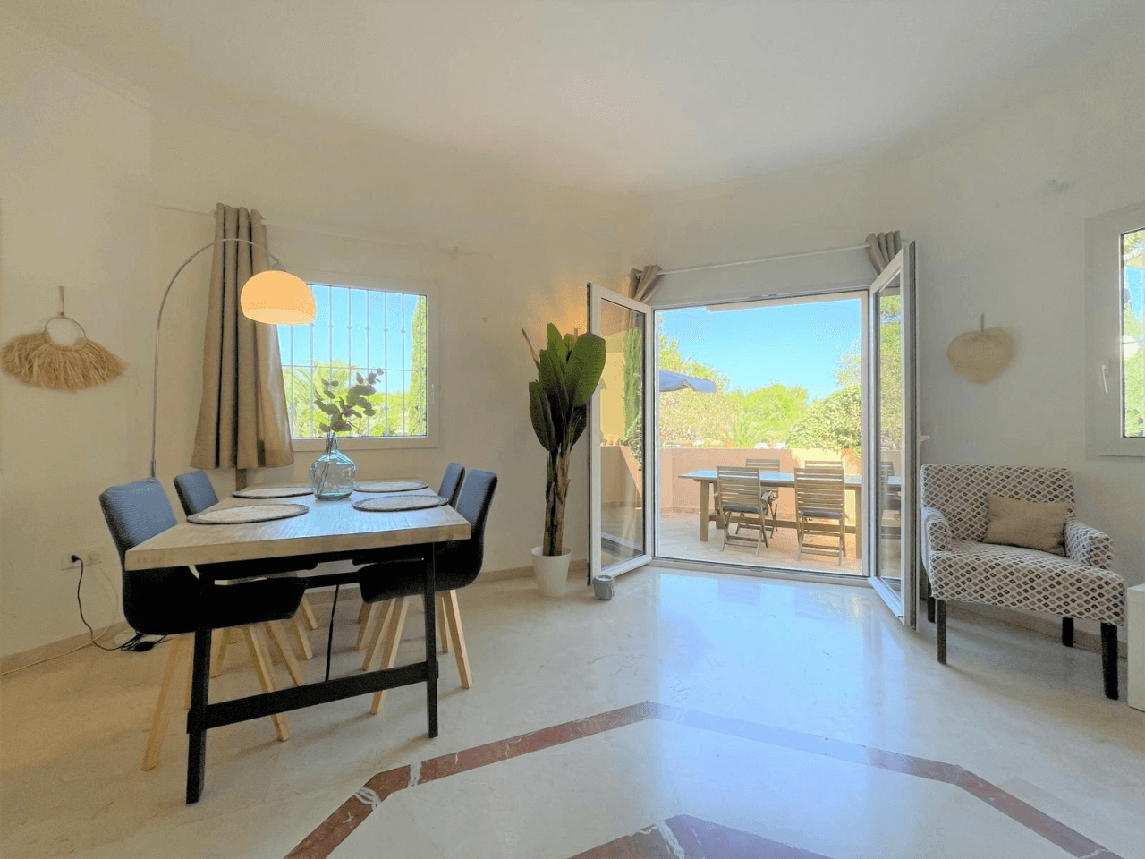Alquiler. Chalet/Villa à Denia