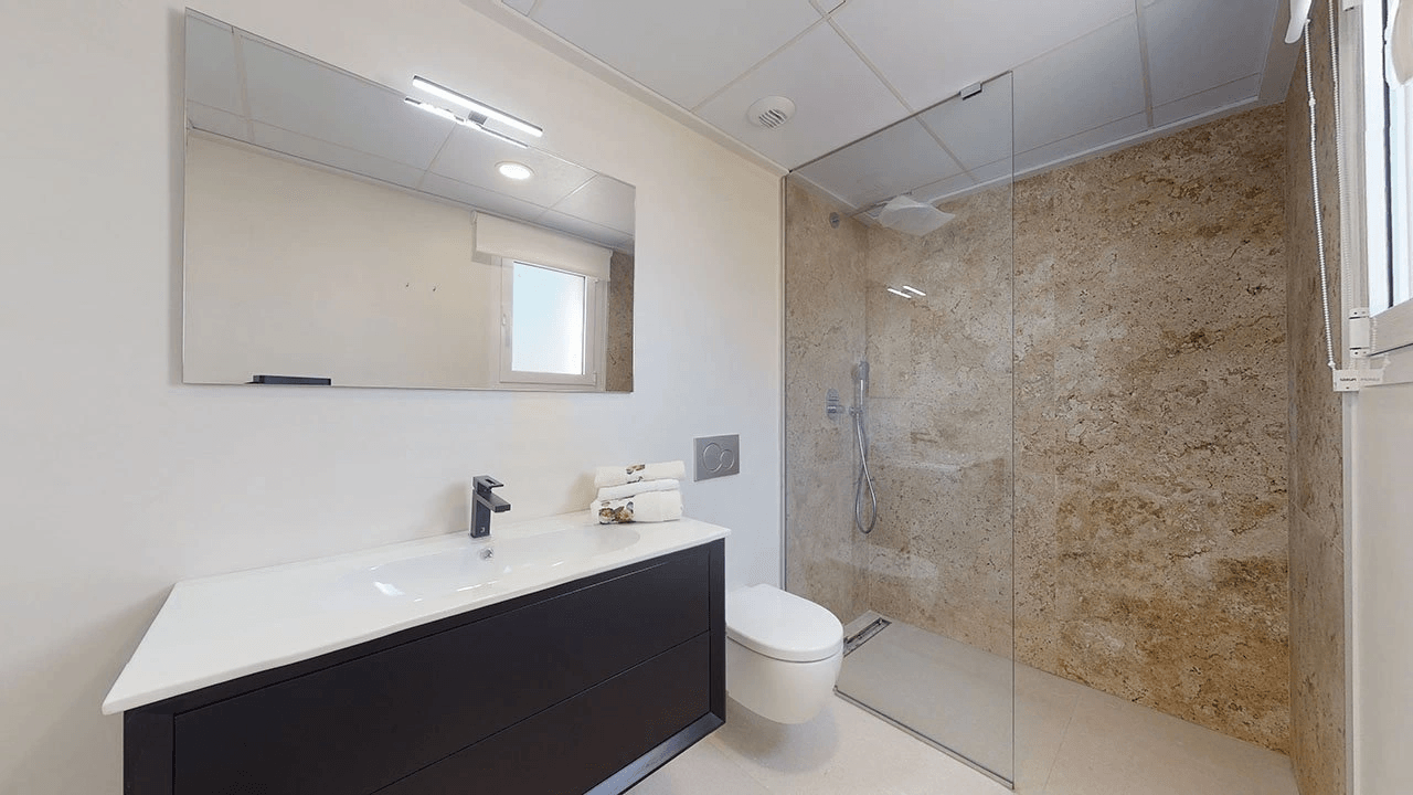 Merveilleuses villas avec 3 chambres, 3 salles de bain, toit-terrasse, vue sur la mer et piscine privée