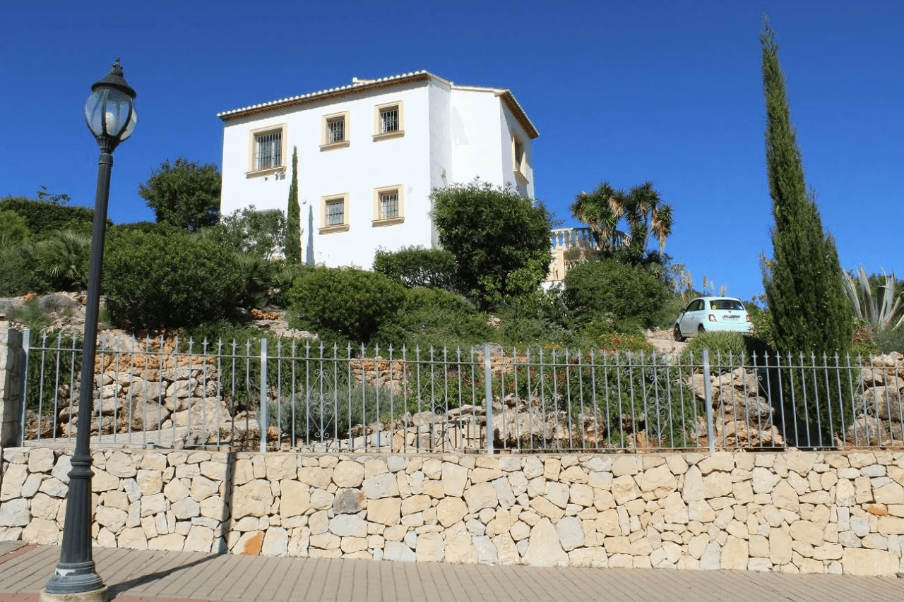 Villa chaleureuse avec piscine à Ráfol de Almunia