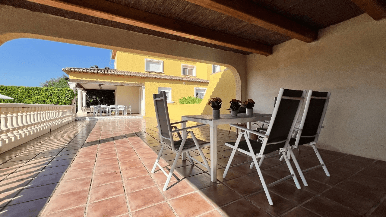 Spacieuse et charmante villa "Calvari" à Beniarbeig