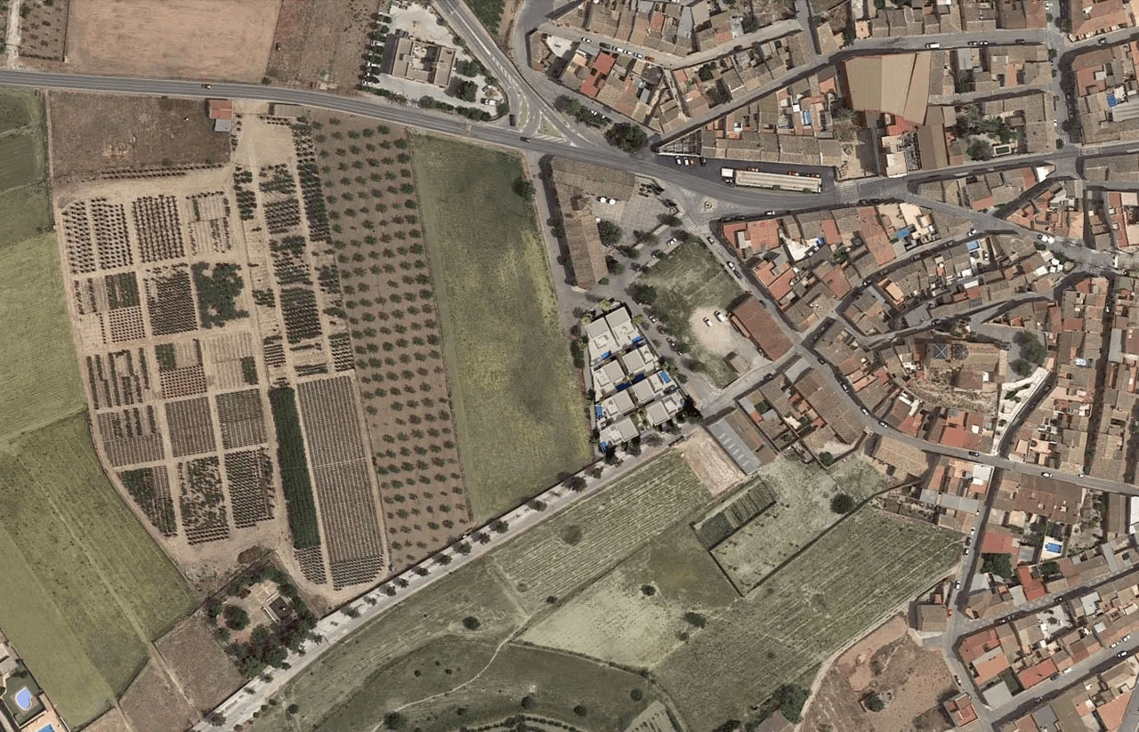 Modernas villas de 3 dormitorios y 3 baños con aseo, sótano, aire acondicionado y piscina privada en un paisaje muy bonito