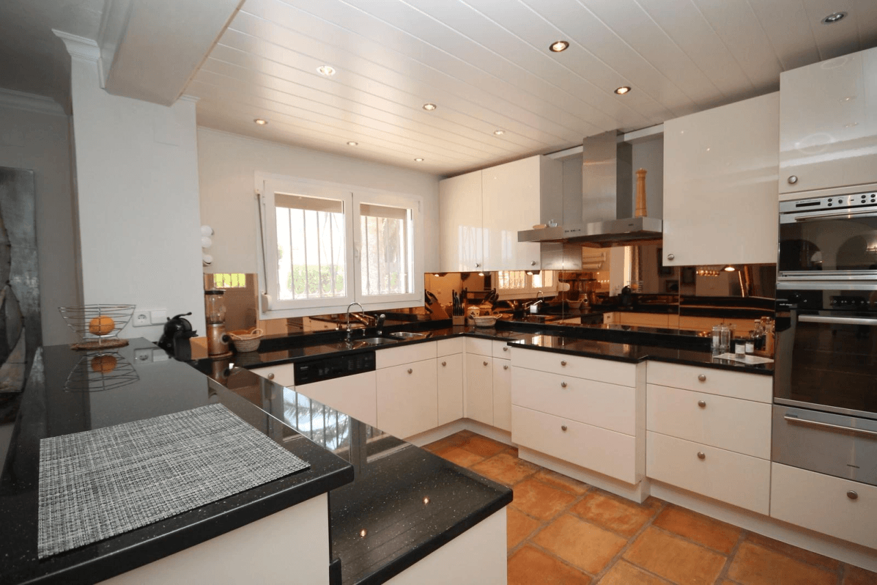 Sehr moderne Villa in Denia mit 3 Schlafzimmer
