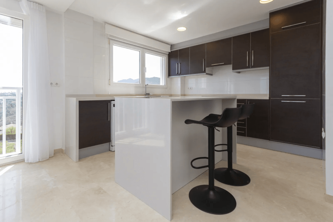 Superbe appartement duplex penthouse de 3 chambres dans un endroit calme avec vue imprenable sur le Monte Pego