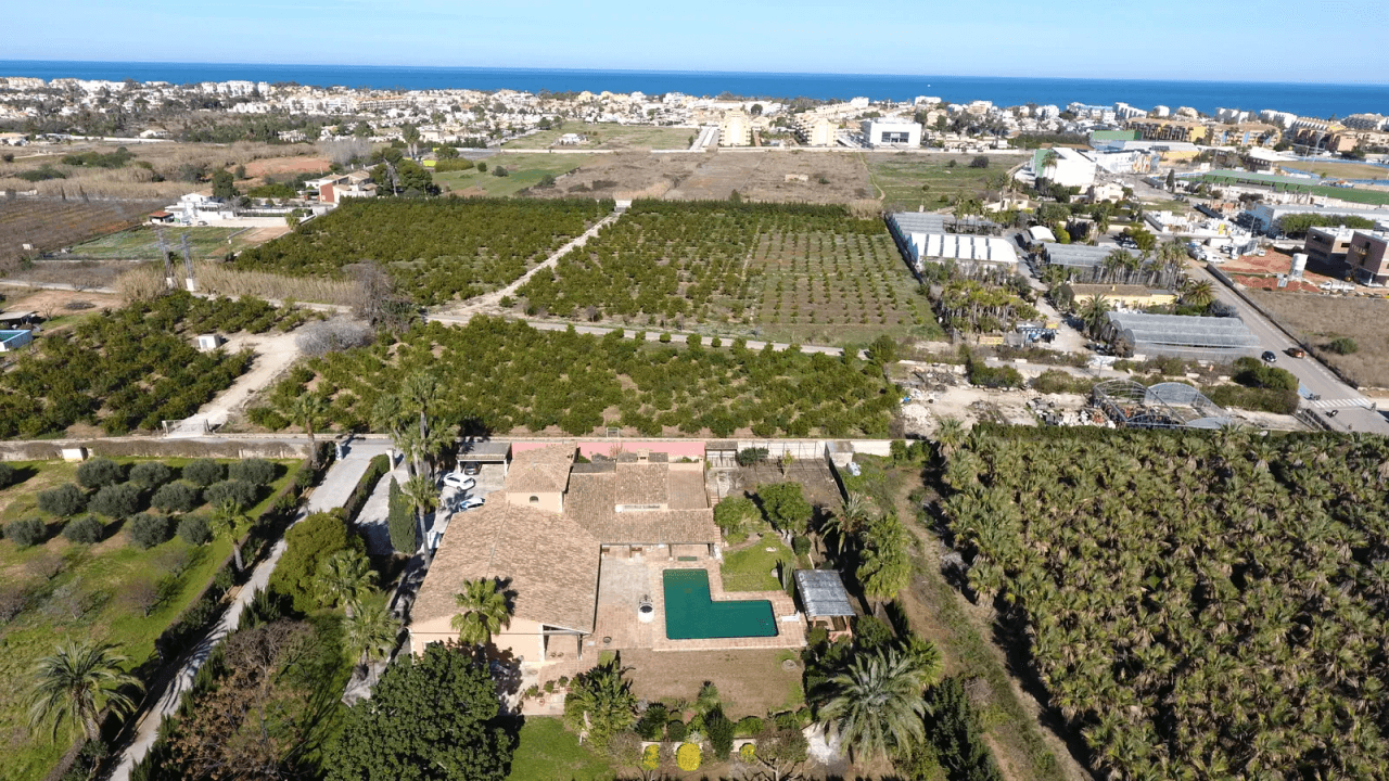 Magnifique maison de campagne de style espagnol sur un grand terrain près de Denia.