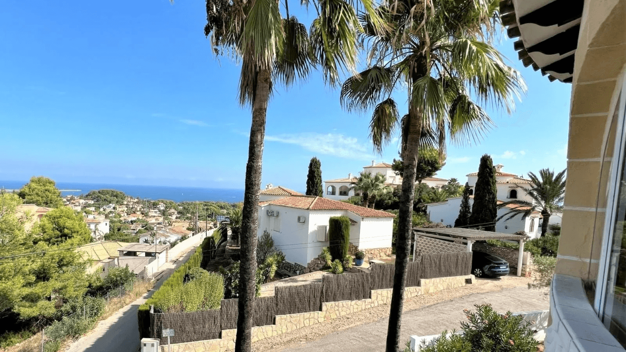 Alquiler. Chalet/Villa à Denia