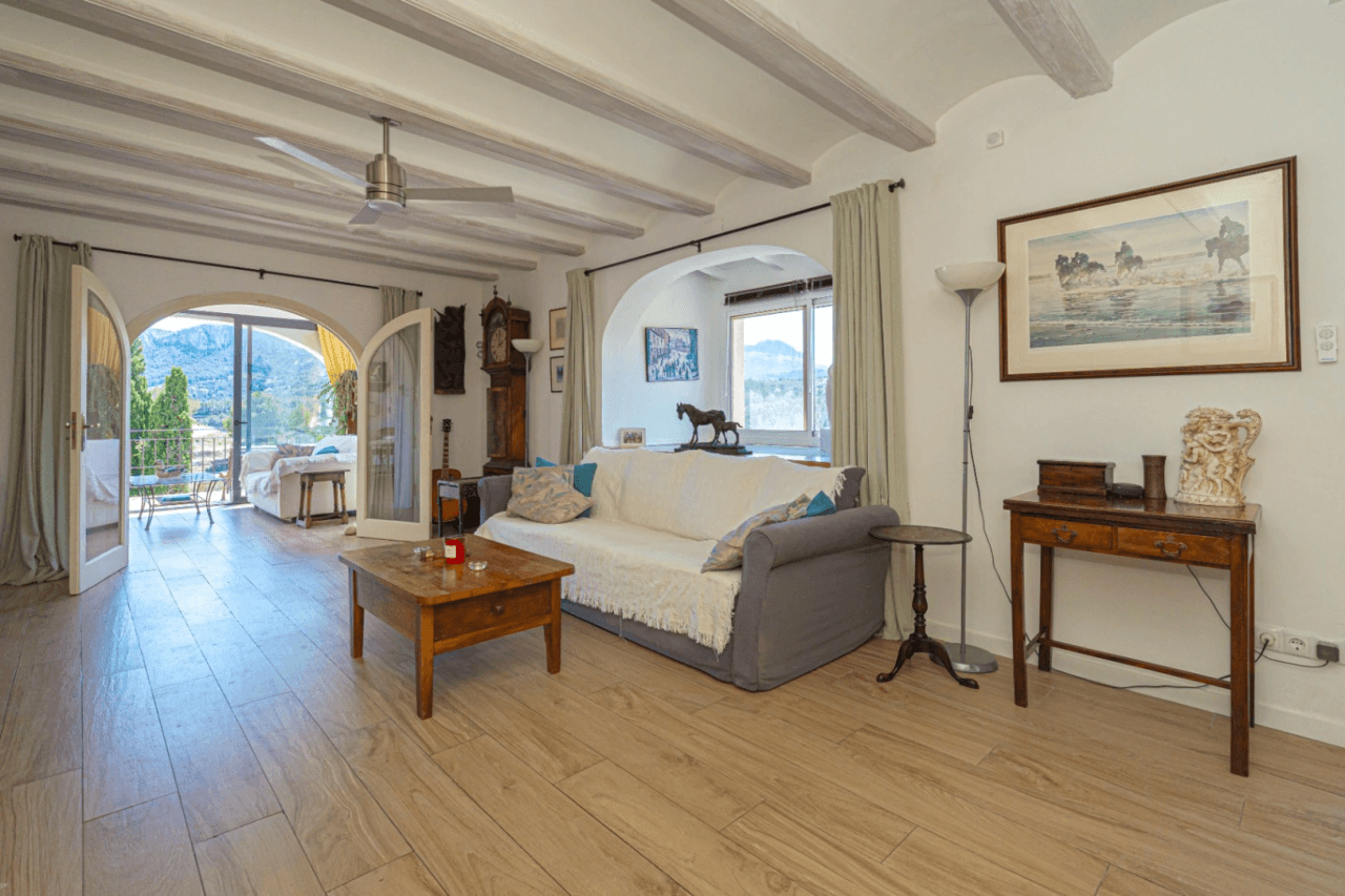 Villa à vendre à Benissa : Écuries et terrain