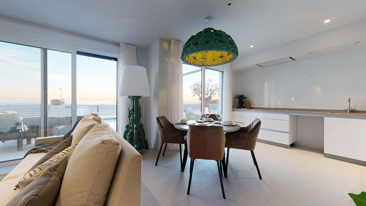 Merveilleuses villas avec 3 chambres, 3 salles de bain, toit-terrasse, vue sur la mer et piscine privée