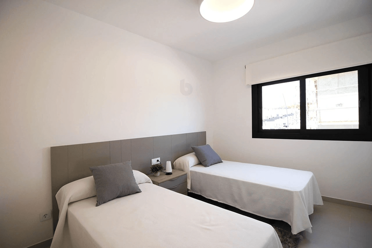 Encantadoros apartamentos de 3 dormitorios y 2 baño con piscina comunitaria en un maravilloso campo de golf