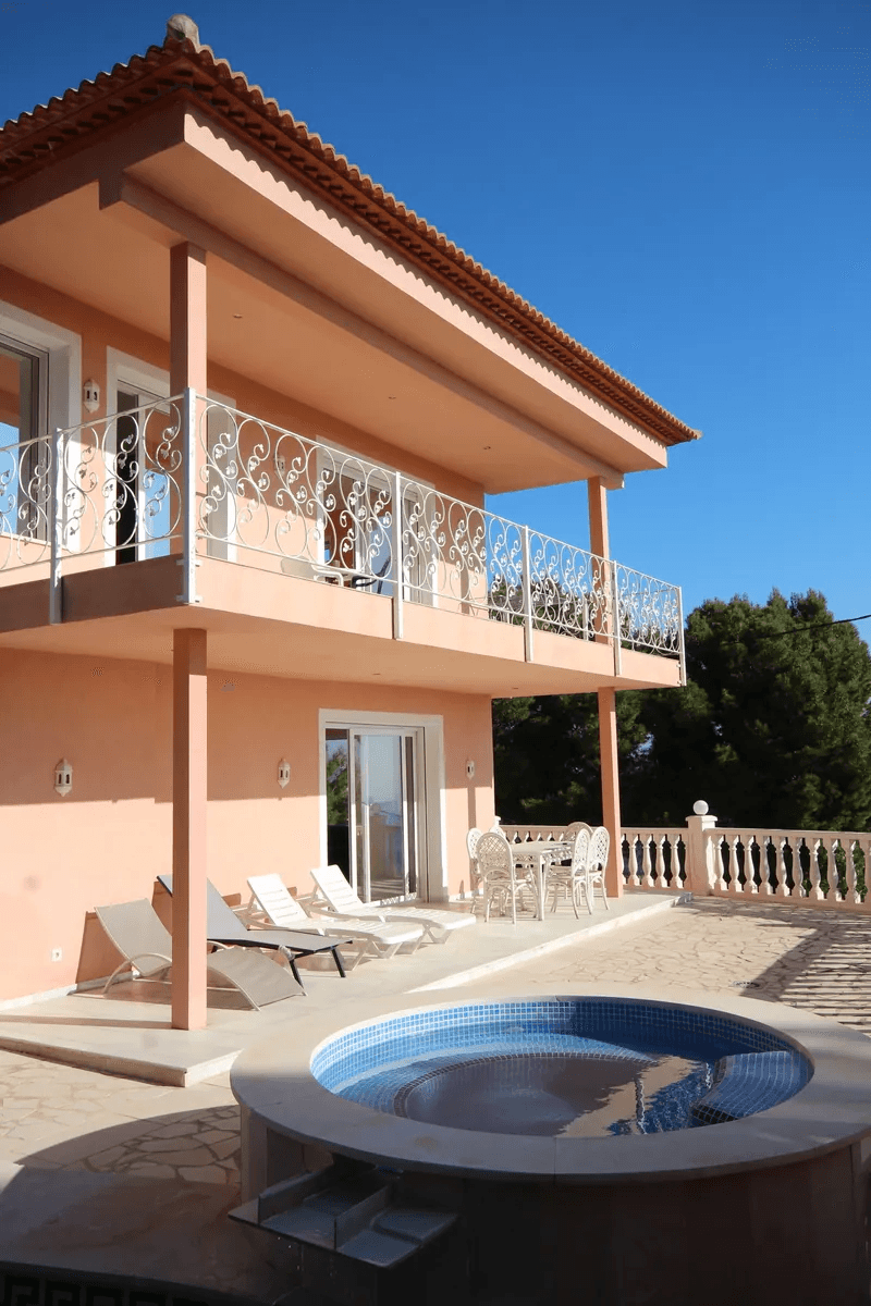 Belle et très spacieuse villa, avec des vues étendues sur Calpe et le célèbre rocher d'Ifach !
