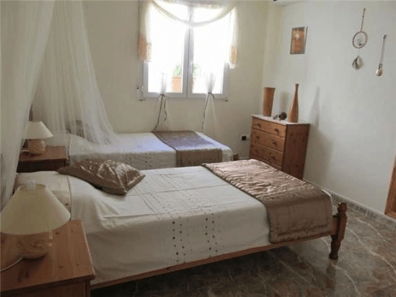 Alquiler. Chalet/Villa à Pego