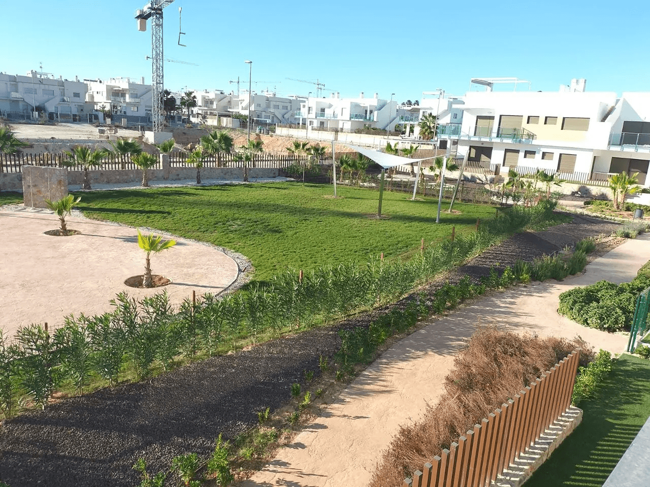 Maisons mitoyennes modernes et confortables 2 chambres dans un complexe de golf