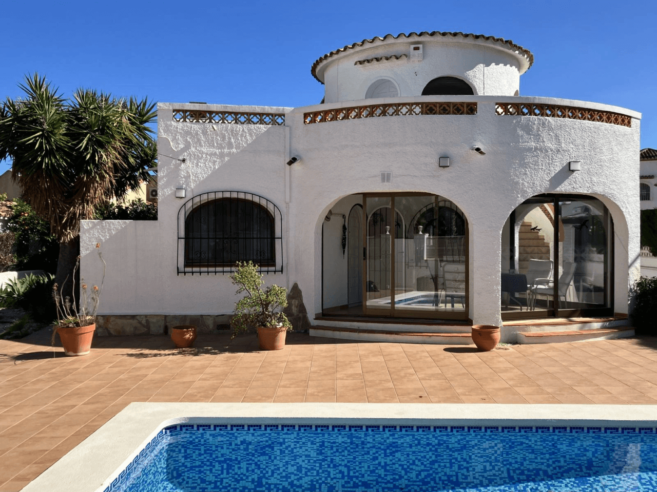 Belle et bien entretenue Villa ''Jennissen'' avec piscine à Els Poblets