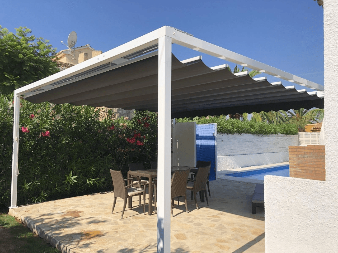 chöne Villa mit vielen Extras, 3 Schlafzimmer, 2 Badezimmer, Wintergarten, BBQ, Außendusche, Klima, Zentralheizung u.v.a.m.