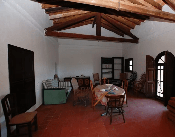 Maison de campagne à Jalon avec 35.000 m2 de terrain