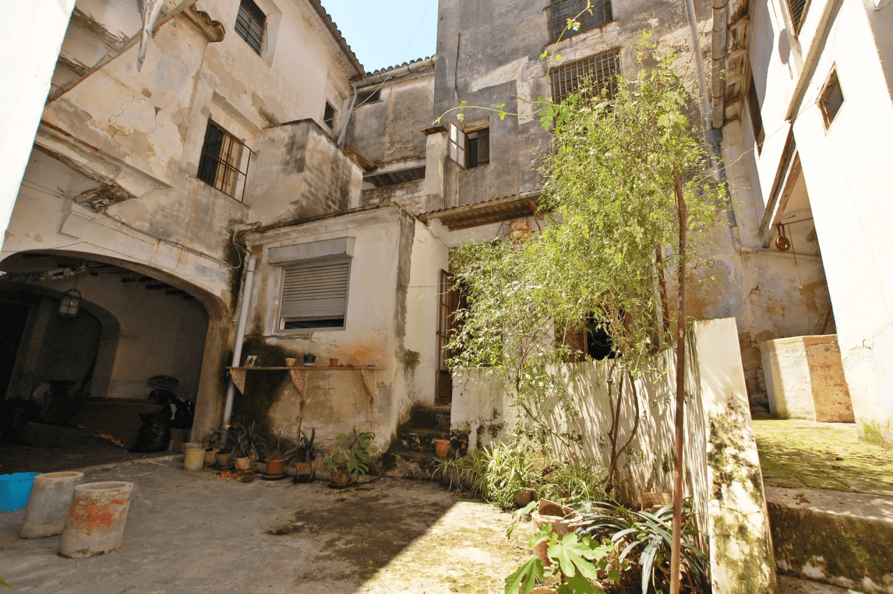 Manoir dans le centre de Pego