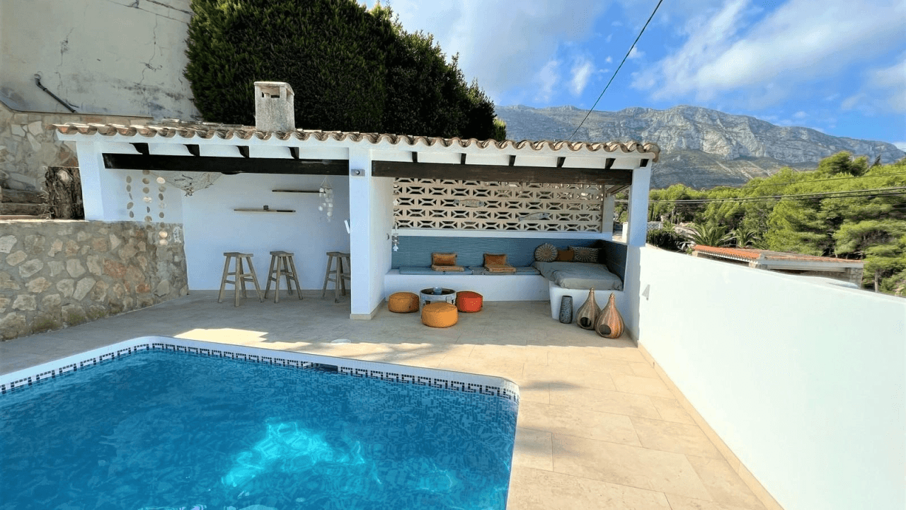Alquiler. Chalet/Villa à Denia
