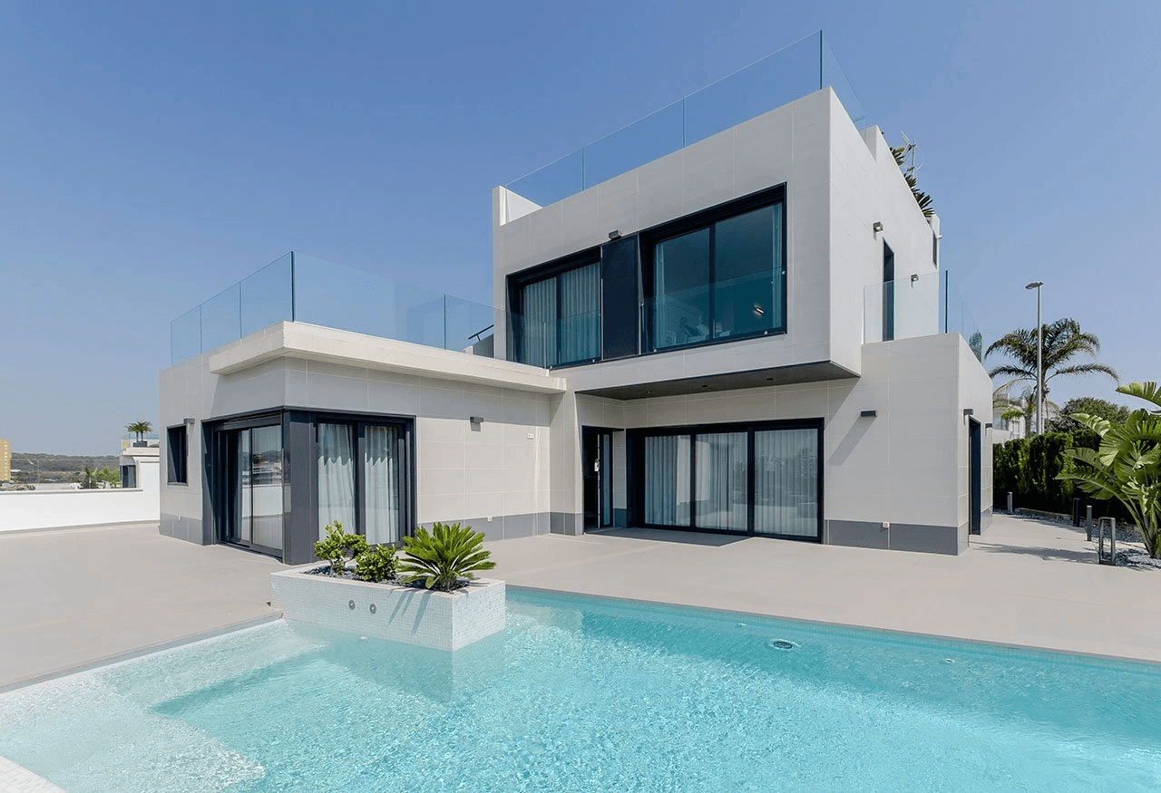 Villas exclusives avec 3 chambres à coucher, 3 salles de bains, W.C., toit-terrasse et piscine privée à seulement 600 m de la plage