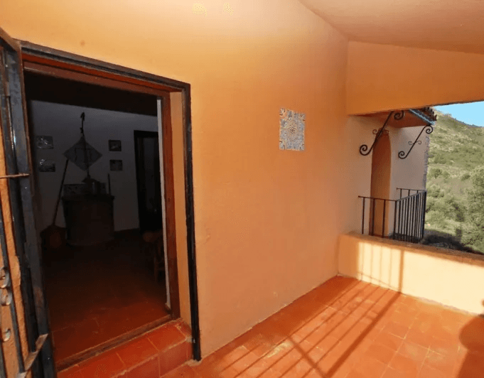 Maison de campagne à Jalon avec 35.000 m2 de terrain