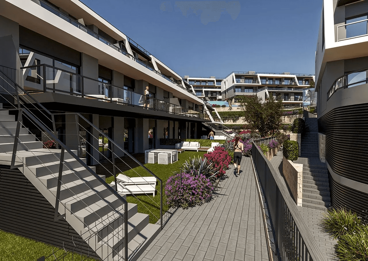 Apartamentos exclusivos de 3 dormitorios con vistas al mar, piscina comunitaria y aire acondicionado a tan solo 800 m de la playa