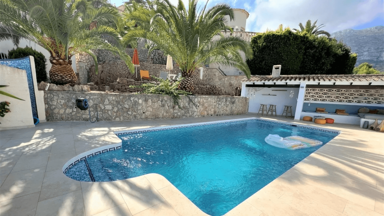 Alquiler. Chalet/Villa à Denia