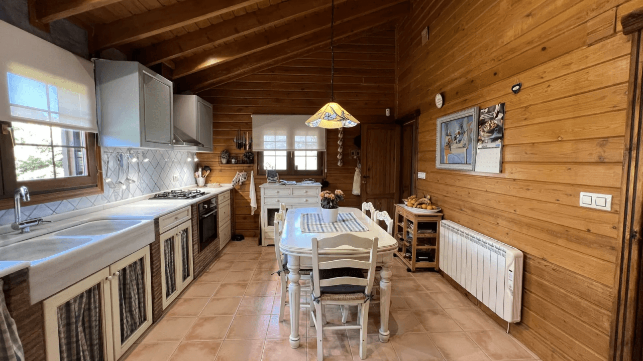 Le design canadien associé à l'ambiance espagnole. Pferdefinca dans la vallée de l'Orb, près de Denia.