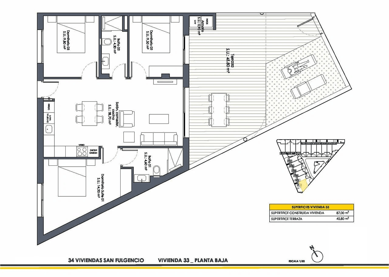 Appartements au rez-de-chaussée avec 3 chambres, 2 salles de bains, parking privé et piscine communautaire