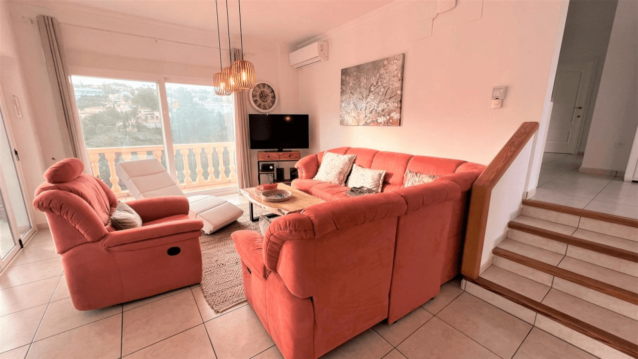 Alquiler. Chalet/Villa à Denia