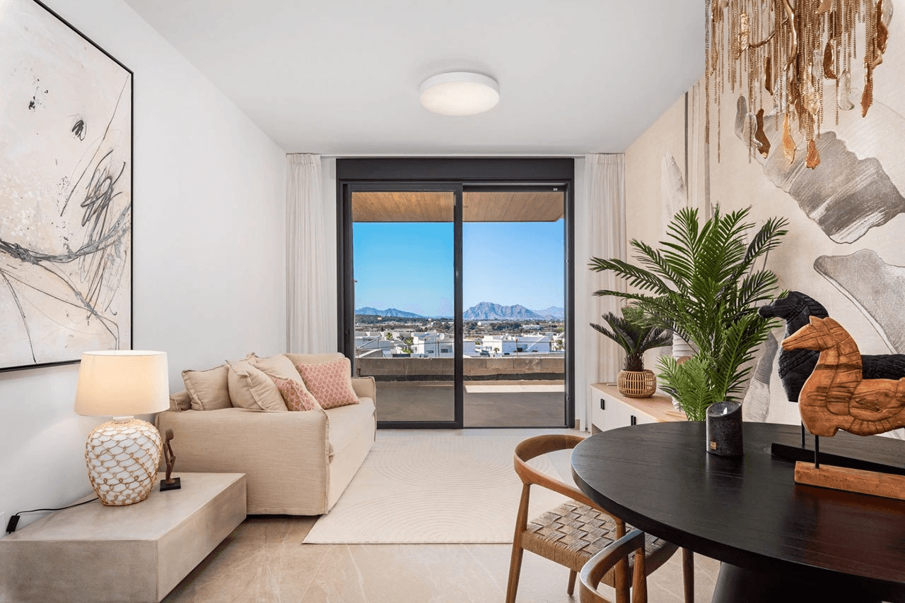 Appartements avec 3 chambres, 2 salles de bain, cuisine équipée moderne avec des appareils électriques et piscine communautaire