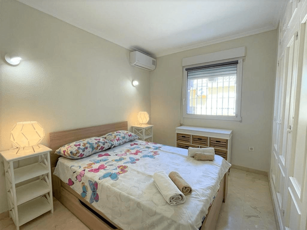Alquiler. Chalet/Villa à Denia