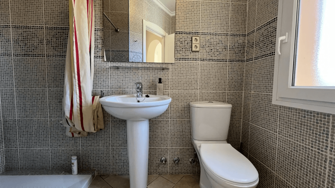 Top gepflegte 3 Schlafzimmer Villa mit Panoramablick und Vermietungslizenz in Javea