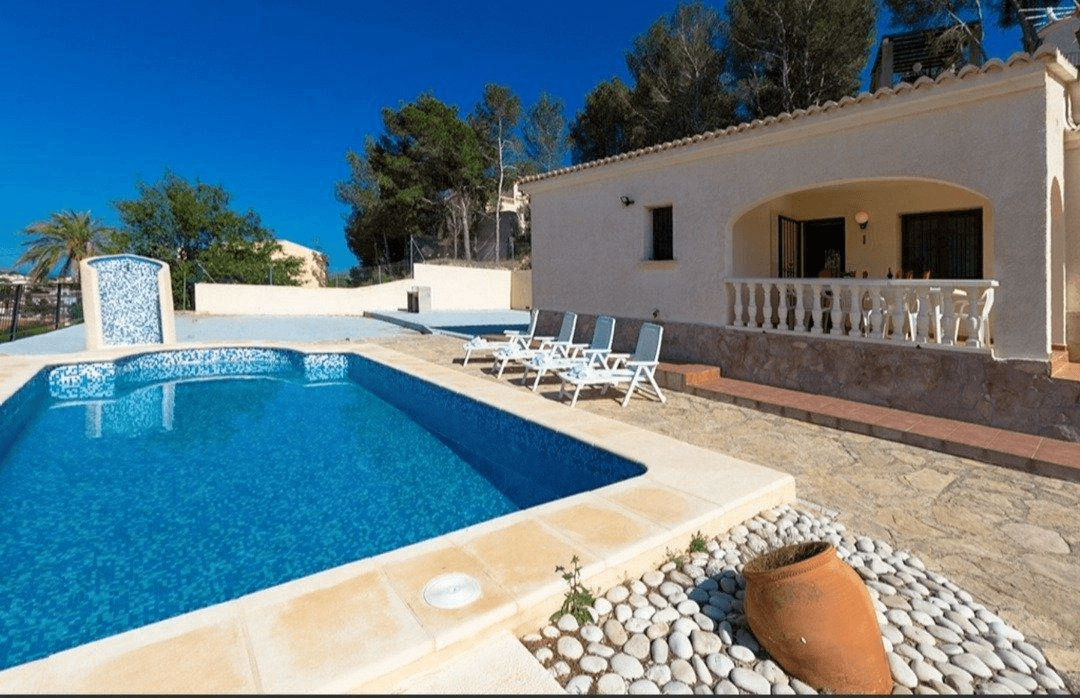 VILLA AVEC VUE DÉGAGÉE À CALPE.