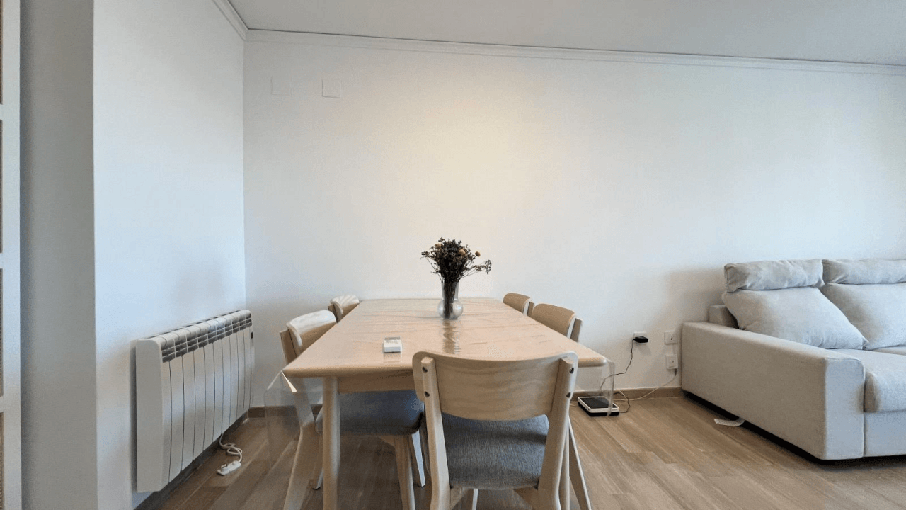 Appartement avec 2 chambres, piscine communautaire et à seulement 50m de la mer Méditerranée !
