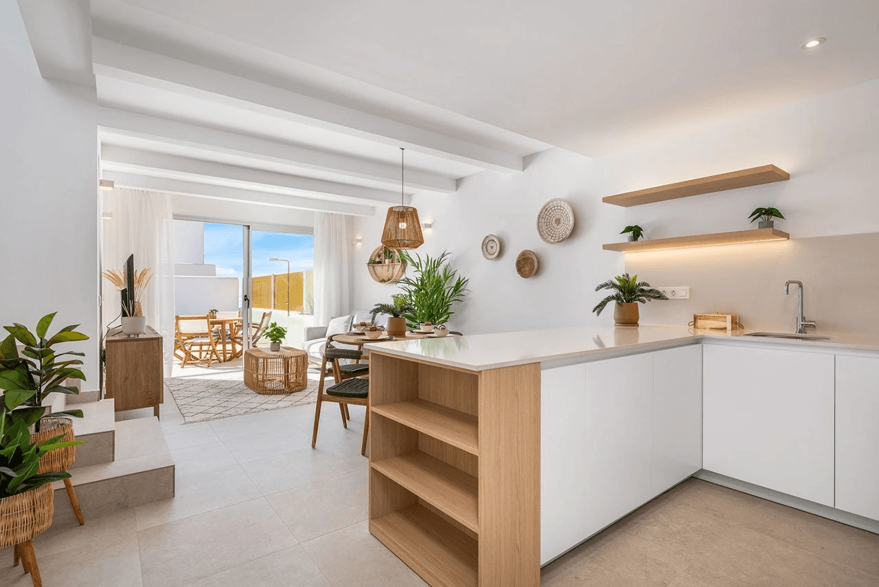 Villas de dos plantas con 3 dormitorios, 2 baños, preinstalación aire acondicionado y piscina privada en el campo La Serena Golf
