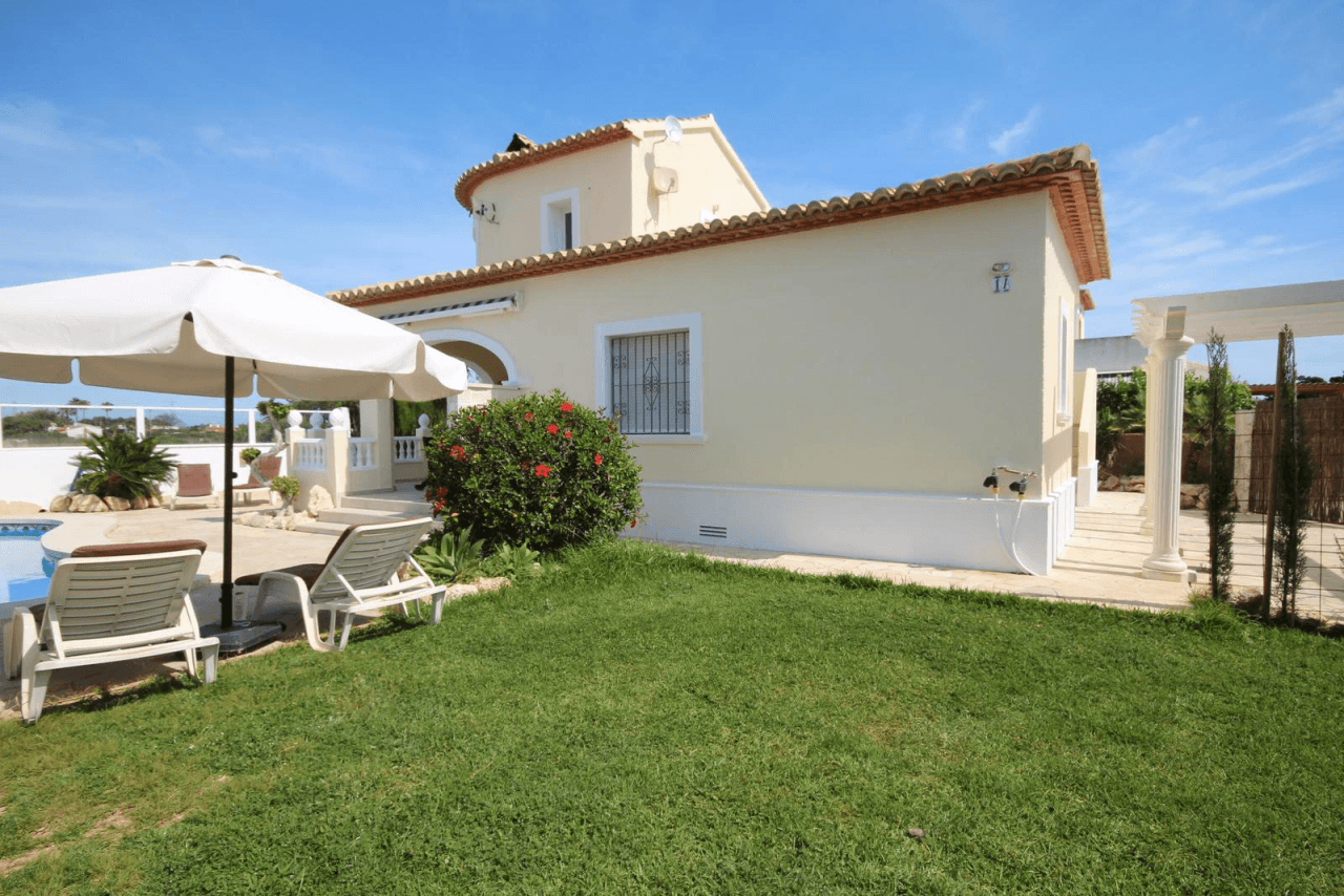 Villa Carlos, lichtdurchflutete Traumvilla mit pool in Els Poblets
