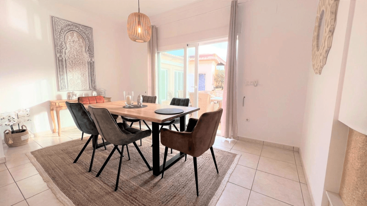 Alquiler. Chalet/Villa à Denia
