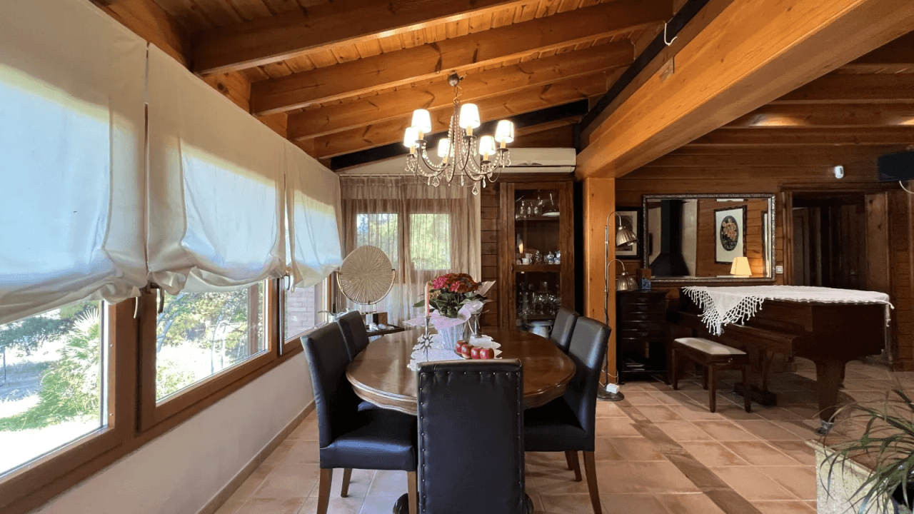 Le design canadien associé à l'ambiance espagnole. Pferdefinca dans la vallée de l'Orb, près de Denia.