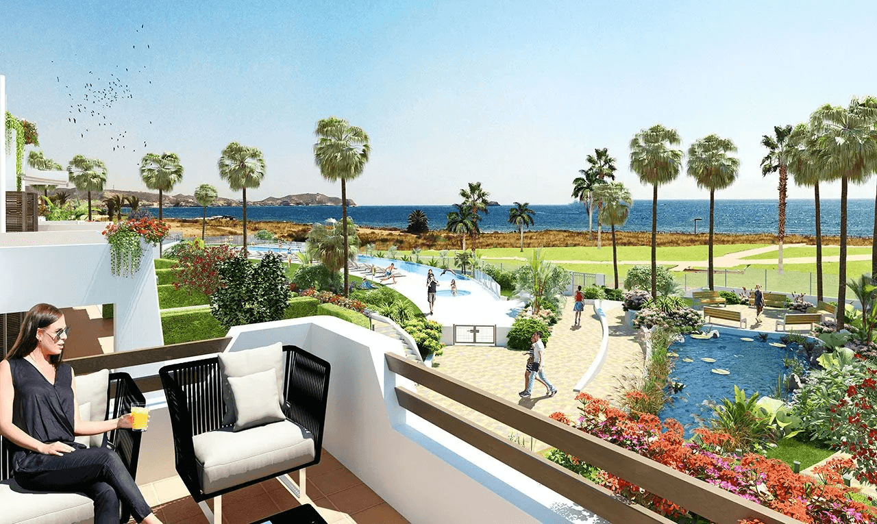 Atractivos bungalows bajos de 3 dormitorios a escasos cientos metros de la playa