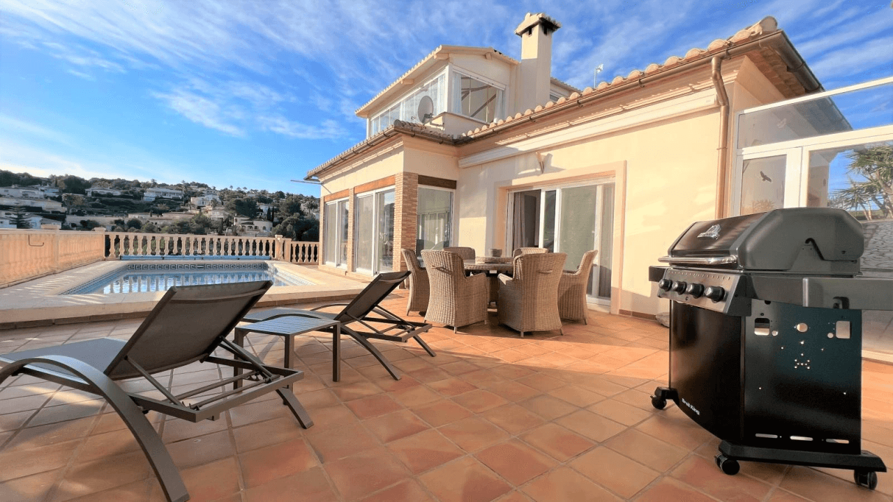 Alquiler. Chalet/Villa à Denia