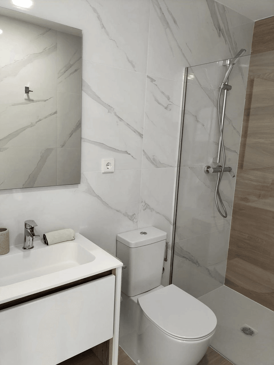 Maisons mitoyennes modernes et confortables 2 chambres dans un complexe de golf