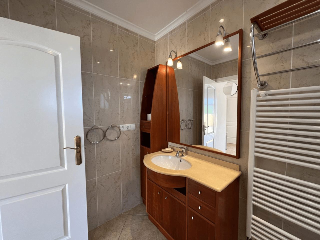 Villa ''Pauline'' mit pool und einen wunderschönen Garten in Beniarbeig