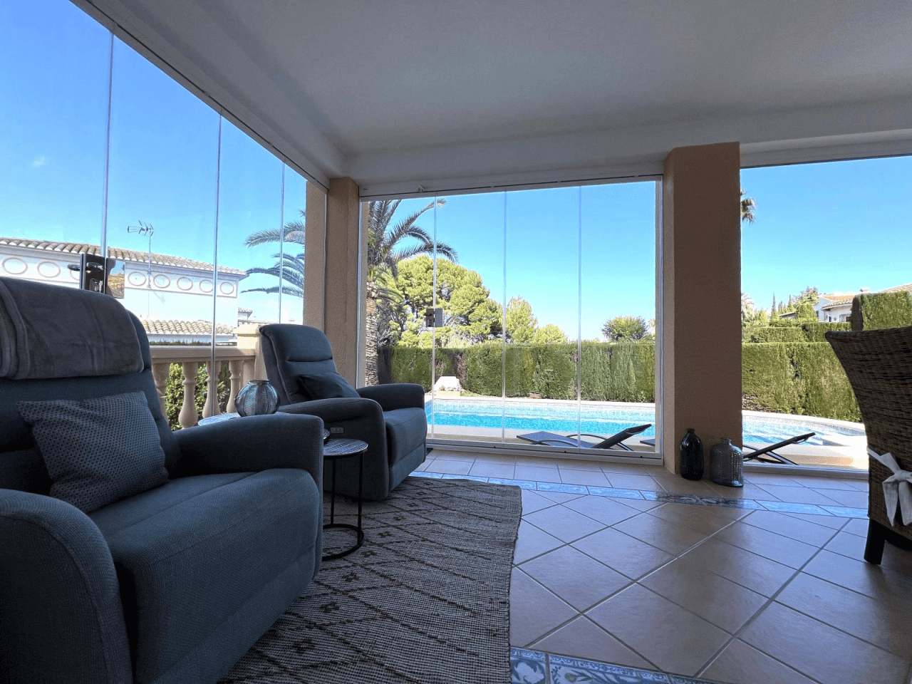 Alquiler. Chalet/Villa à Denia