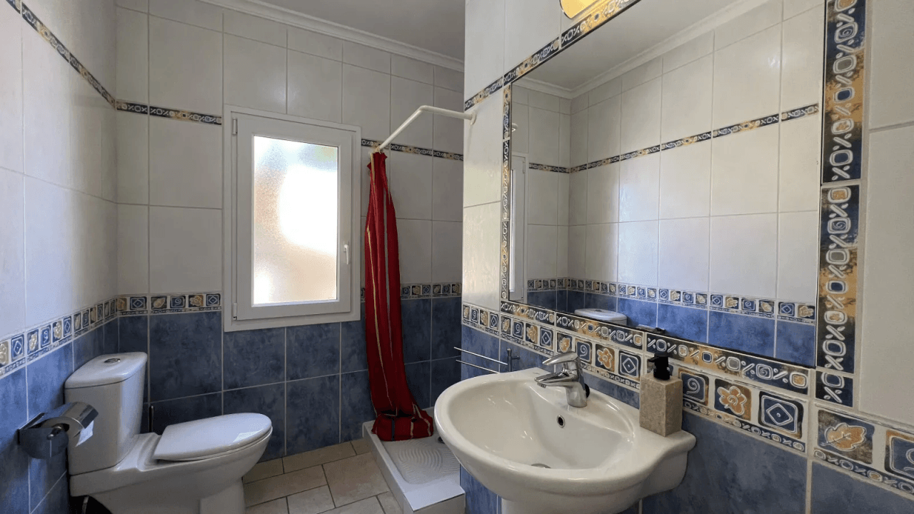 Top gepflegte 3 Schlafzimmer Villa mit Panoramablick und Vermietungslizenz in Javea