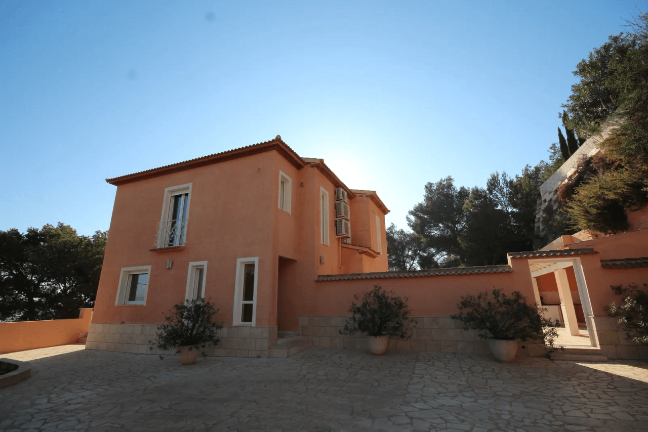 Belle et très spacieuse villa, avec des vues étendues sur Calpe et le célèbre rocher d'Ifach !