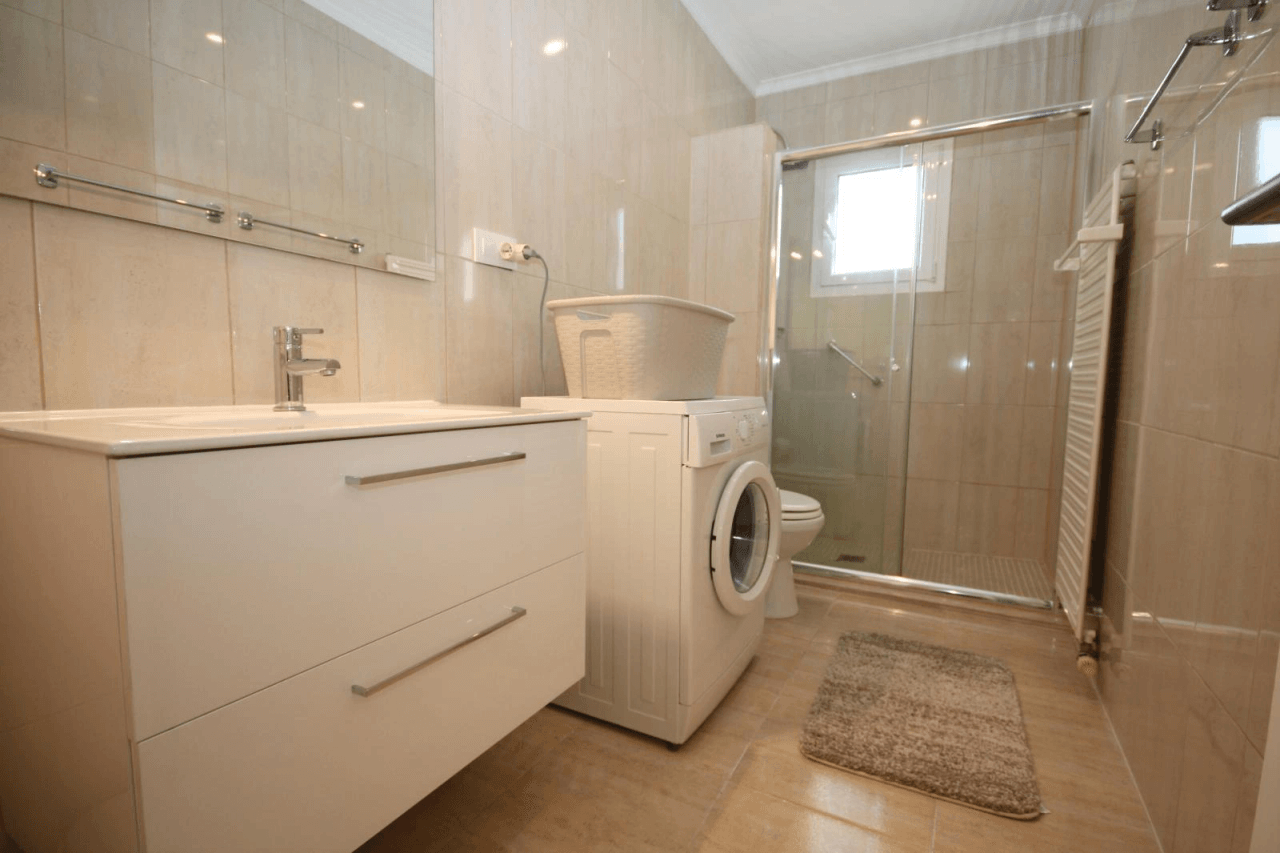 chöne Villa mit vielen Extras, 3 Schlafzimmer, 2 Badezimmer, Wintergarten, BBQ, Außendusche, Klima, Zentralheizung u.v.a.m.