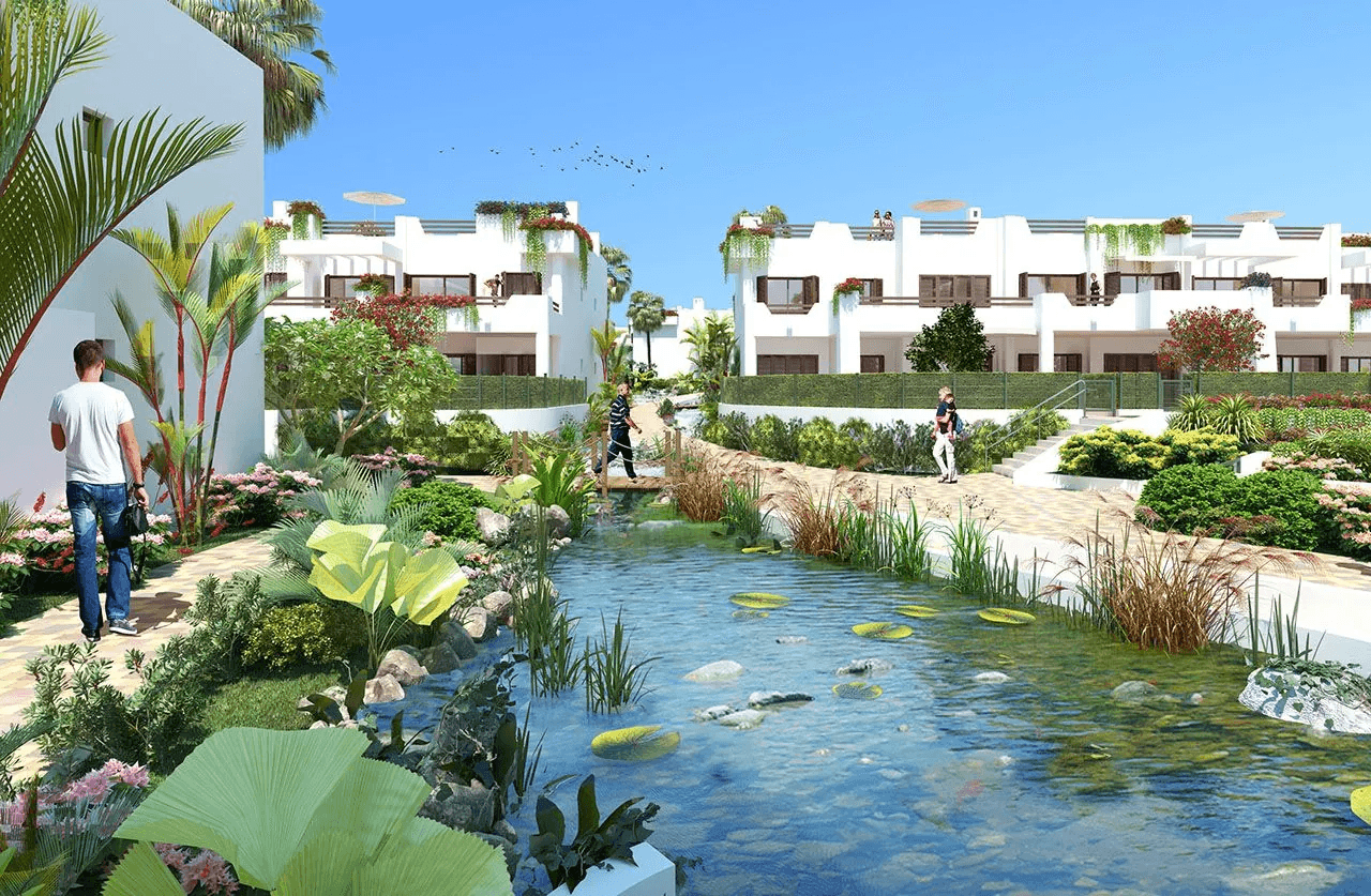 Atractivos bungalows bajos de 3 dormitorios a escasos cientos metros de la playa