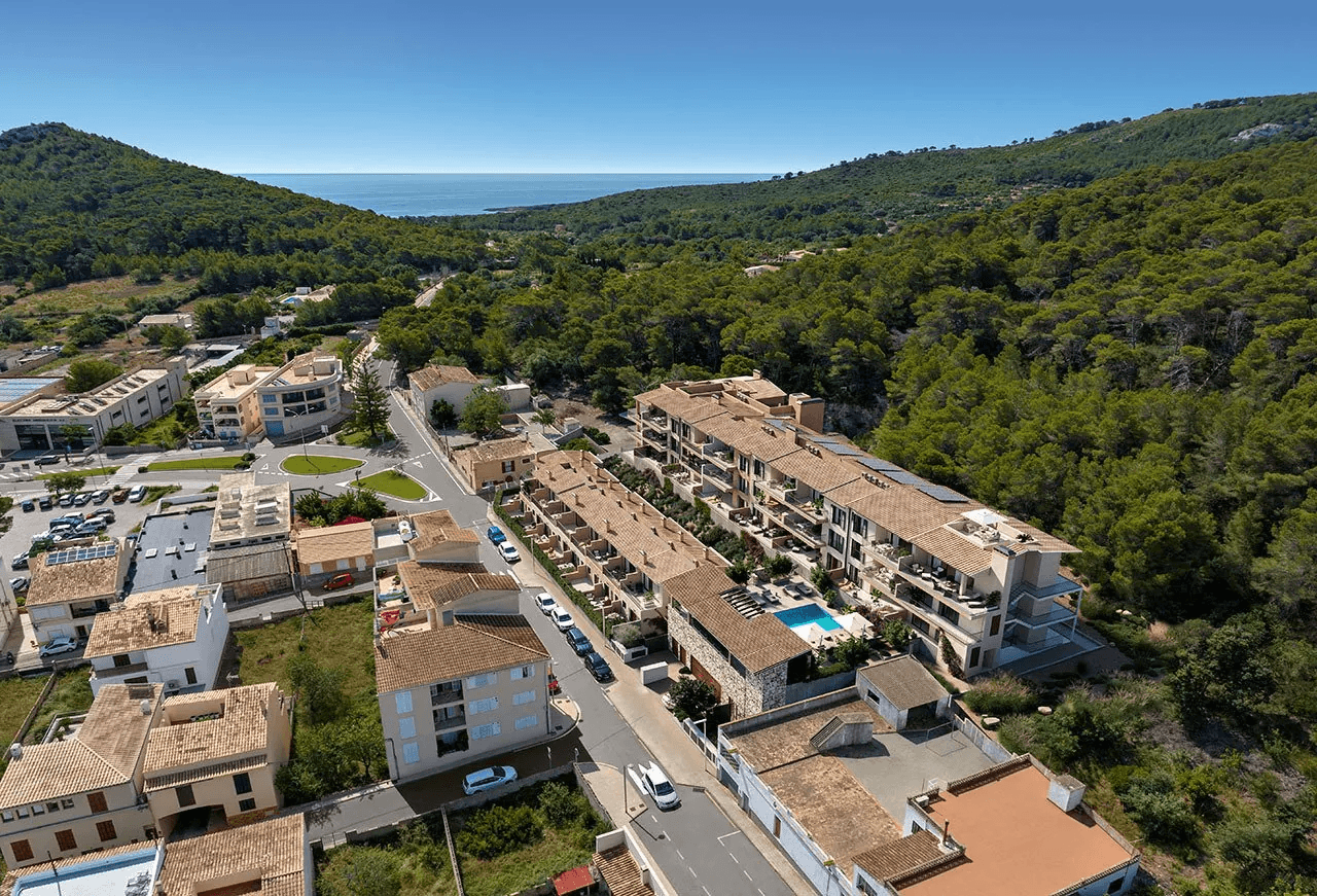 Maisons mitoyennes avec 2 chambres, 2 salles de bains, piscine commune et vue sur la mer