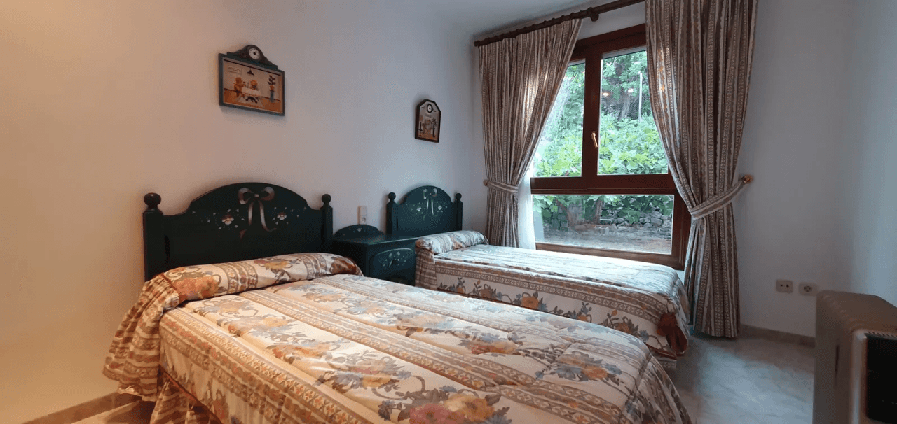 Mansión muy bien cuidada en excelente zona residencial en Oliva XL parcela