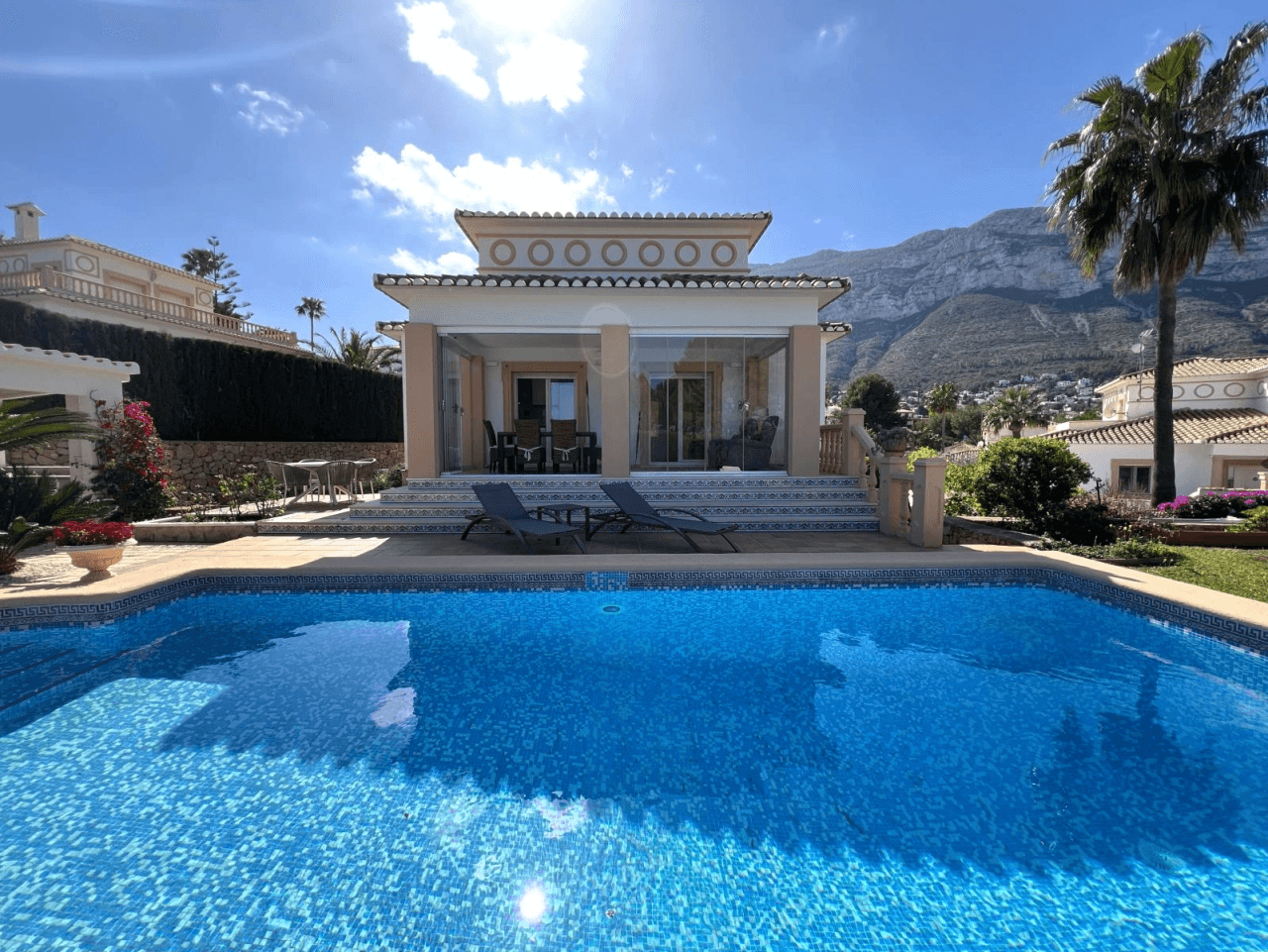 Alquiler. Chalet/Villa à Denia