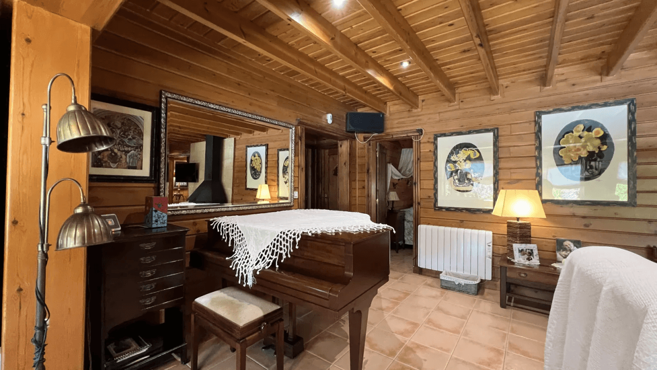 Le design canadien associé à l'ambiance espagnole. Pferdefinca dans la vallée de l'Orb, près de Denia.